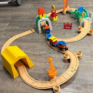 Vintage 1992 flip track fisher price train set